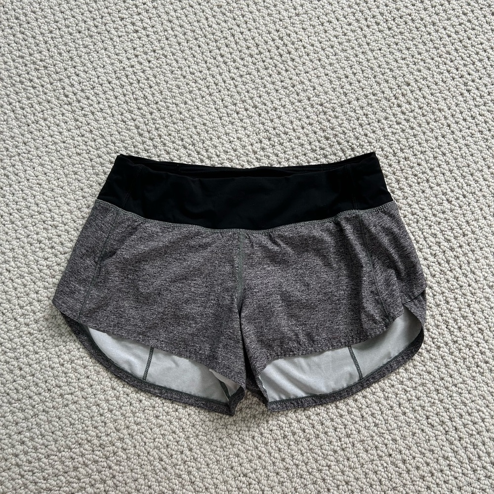 Lululemon Speed Up Lined Short 2.5” in Gray (Size 4)